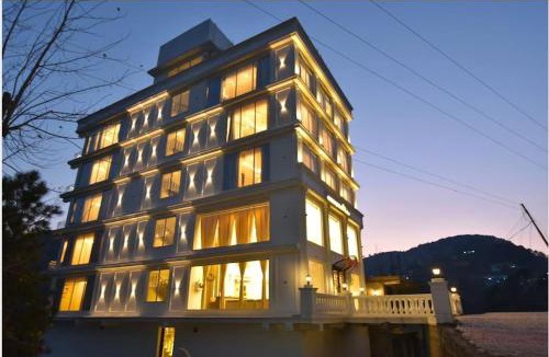 Dalhousie Hotel | Aayra Dalhousie