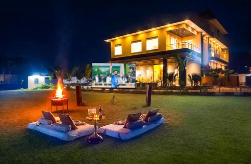 Amer Villa | Abhinandan Farm by ELIVAAS