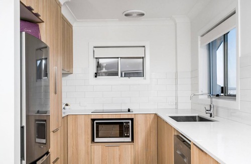 North Creek Apartment | Absolute Beachfront Apartment 4T