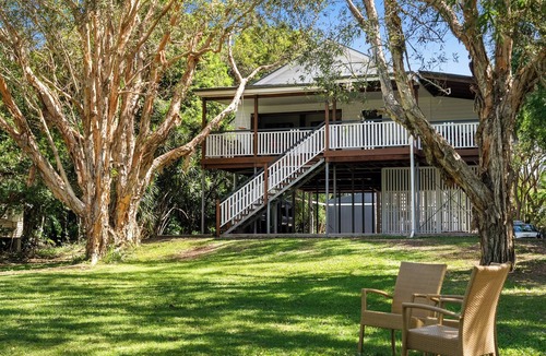 Ocean Shores House | Absolute River Front & Views - Close to beach and shops