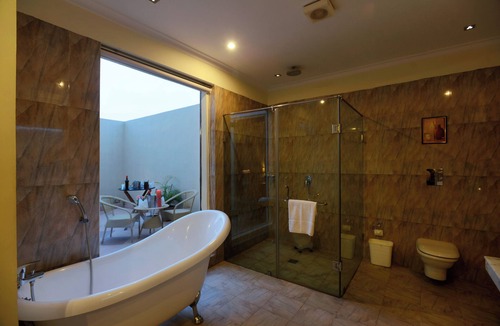 Achrol Hotel | Achrol Niwas A TreeHouse Hotel