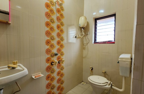 Bhuj House | Adorable 2-bedroom space with pool