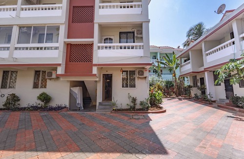 Sernabatim Apartment | Adorable Studio Apartment With Swimming Pool & AC In Central Benaulim