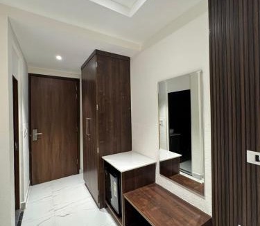 Khattalwada Hotel | Aero Lounge Hotel