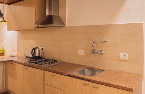 Gurugram Bed & Breakfast | Ahuja Residency Parklane
