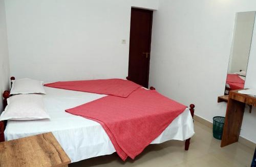 Shenoys Hotel | AKR Tourist Home