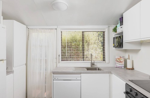 Fingal Bay House | Akuna and Karingal Cottages Fingal Bay