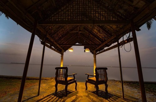 Muhamma Apartment | Alaya Stays by ELIVAAS Vembanad House