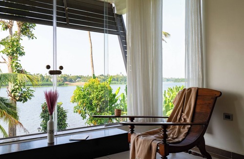 Alwaye Villa | Alaya Stays Glass River 4 BHK Villa