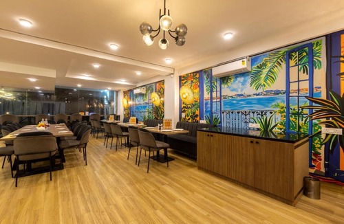 Sushant Lok Apartment | Alaya Stays Liv Regalia Suites, Golf Course Rd near galleria