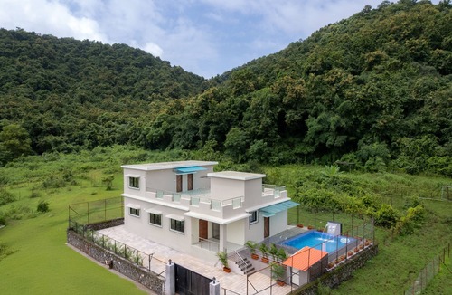 Alibaug Villa | Alaya Stays The Fernstead 5BHK Villa
