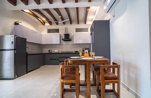 Bullawala Hotel | Alaya Stays Udgam Vilas 3-BHK With Lift