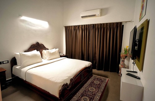 Dona Paula Villa | Alekhya Suites