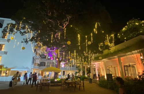 Alibaug Apartment | Alibaug - Holiday Home Mountain and Pool view - Studio Apt