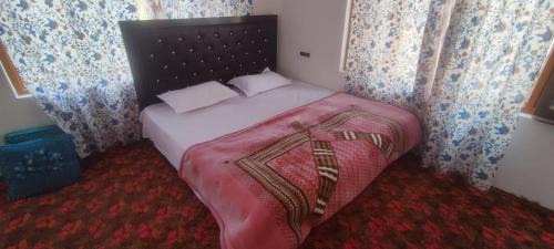 Dal Lake House | Alif inn home stay