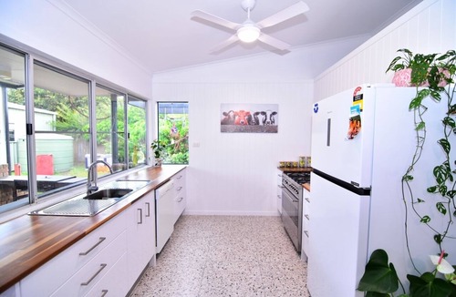 Point Vernon House | All Accessible Holiday/STA Accommodation Hervey Bay