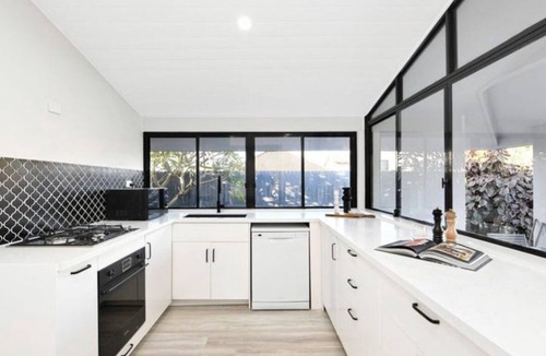 Maroubra Villa | Amazing Ocean Villa close to Natural Rock Pools