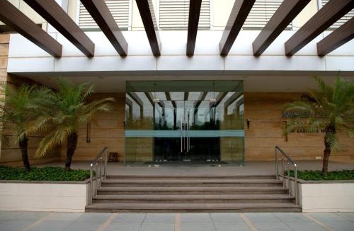 Gandhidham Hotel | Ambar Sarovar Portico