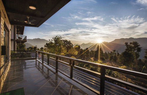 Haridwar Villa | An extravagant Pushp villa overlooking the Ganges