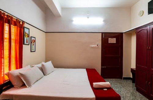 Kochi Hotel | ANADIYIL LEELAKRISHNA INN