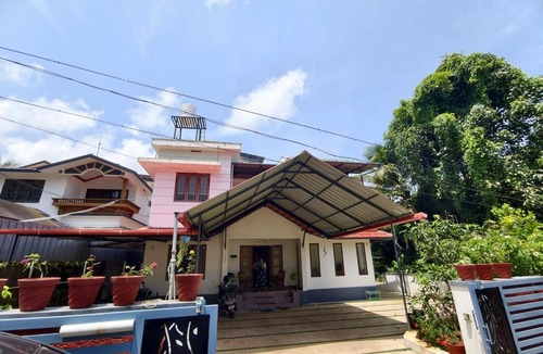 Kannur Bed & Breakfast | Anantham Family Homestay