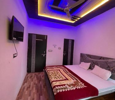 Vrindavan Hotel | Angira Bhavan