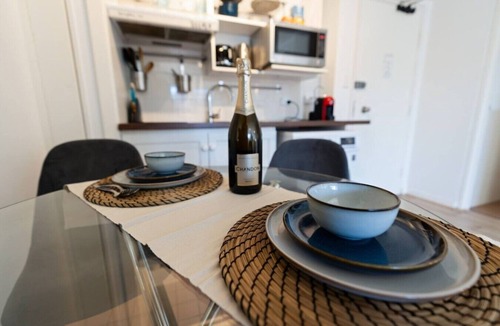 Kings Cross Apartment | Apartment in Potts Point+Parking