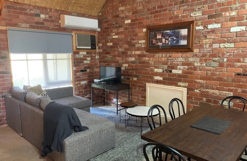 Moama Apartment | API 1 - 8 Berry St Moama