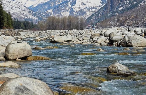 Manali House | Apple Flower Hotel - Personal Balcony, Lift, Garden and Mountain View