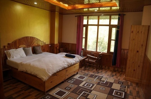 Kullu Hotel | Applewood Heaven