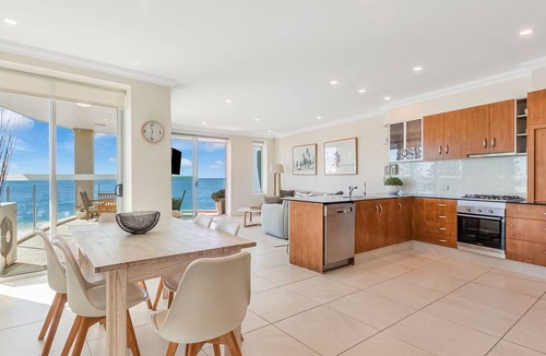 Tugun Apartment | Aqua Solai 9 - Absolute Beachfront Tugun - Min. 3 night stays - Linen Provided