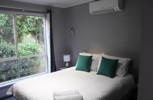 Sapphire Beach Resort | Aqualuna Apartments