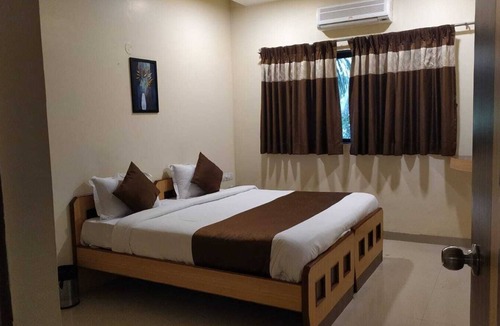Girinagar Hotel | Aquarius Resort