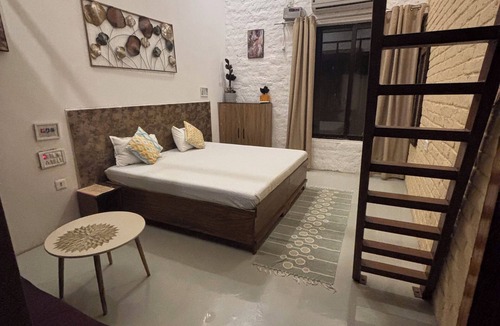 Mathura Hotel | Aranyaa Cottage Homestay, Vrindavan