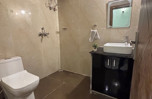 Mathura Hotel | Aranyaa Cottage Homestay, Vrindavan