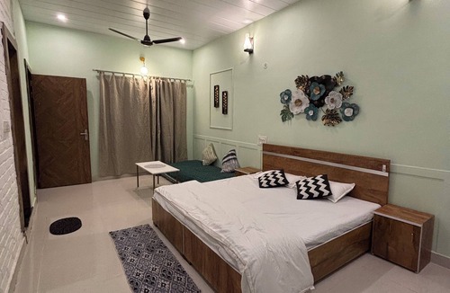 Mathura Hotel | Aranyaa Cottage Homestay, Vrindavan
