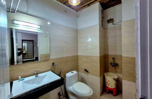 DLF Phase 3 Hotel | Arch Place