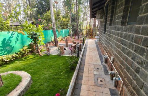 Kurunji Ski Chalet | Arka Homes Bhor Serene Nature 2BHK Villa with Bonfire, BBQ, lawn, shared pool and Kayaking