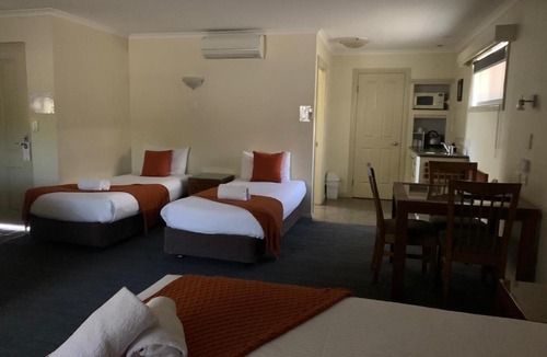Armidale City Centre Hotel | Armidale Pines Motel