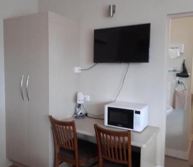 Temora Hotel | Aromet Motor Inn