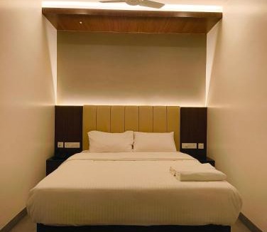 Udumalaipettai Hotel | Arthana Grand Inn