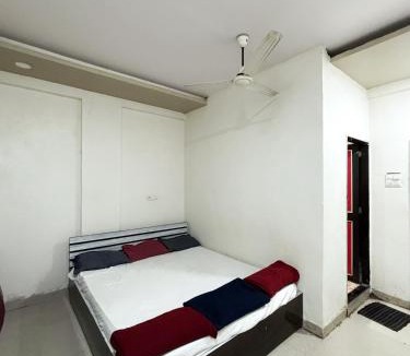 Tuljapur Hotel | Ashoka Bhakt Niwas
