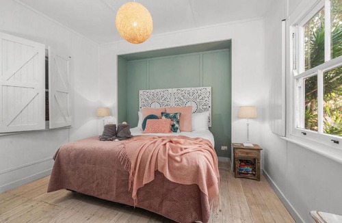 Currarong House | Atlantis retro beachside couples retreat