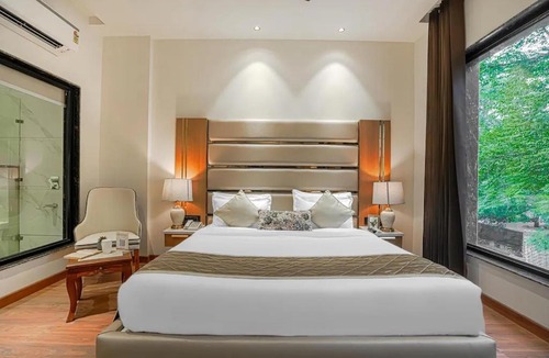 Amritsar Hotel | Aura Bliss