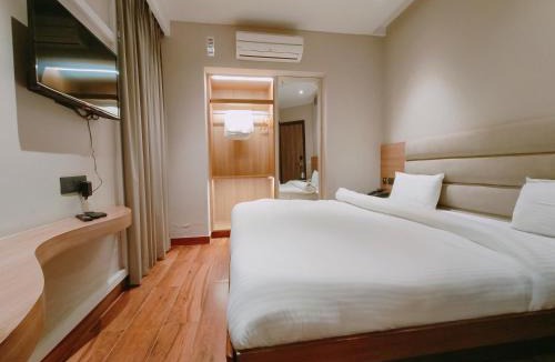 Bullawala Hotel | Aura Rooms