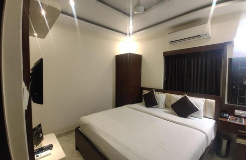 Aluva Hotel | Aura Suites Rooms & Serviced Apartments Aluva