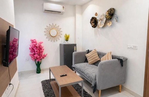 Gurugram Apartment | Auric Abode - luxe Studio Near CyberHub Prime Golf Course Road Stay