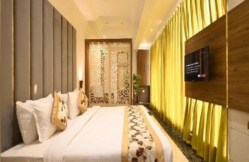 Agra Hotel | Avalon Palms Agra