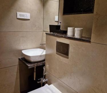Paud Hotel | Avenue 10 Boutique Hotel