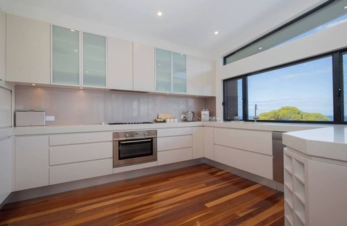 North Avoca House | Avoca Infinity Expansive Haven with Ocean Panorama